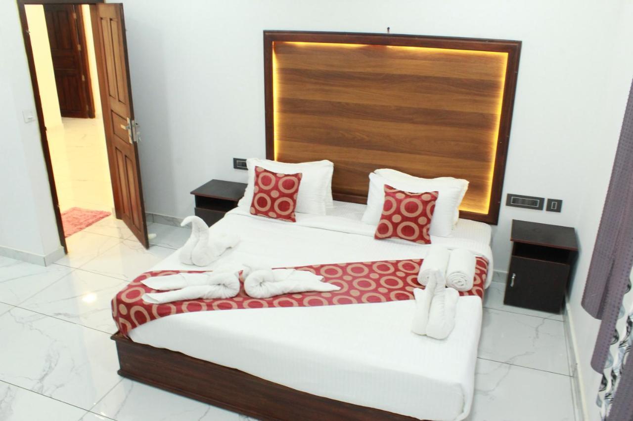 The Mountcourt Hotel Munnar Buitenkant foto