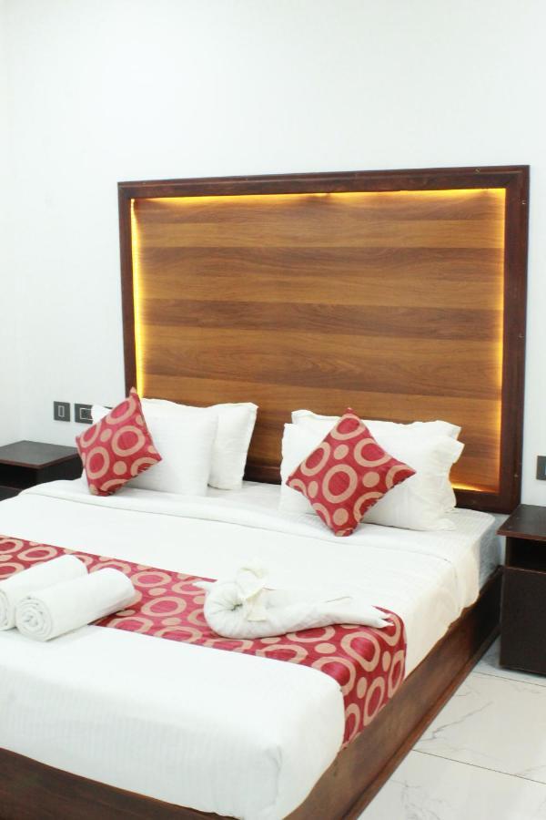 The Mountcourt Hotel Munnar Buitenkant foto