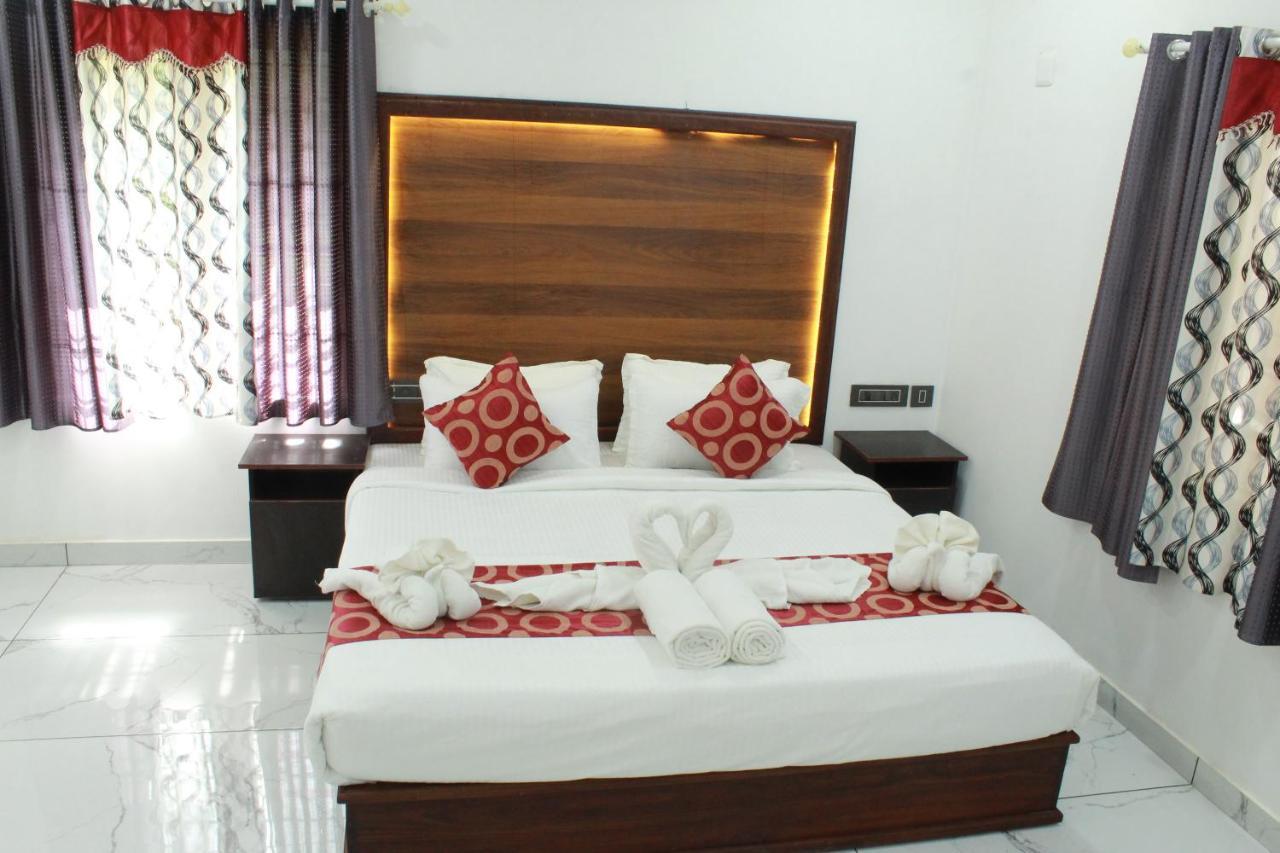 The Mountcourt Hotel Munnar Buitenkant foto