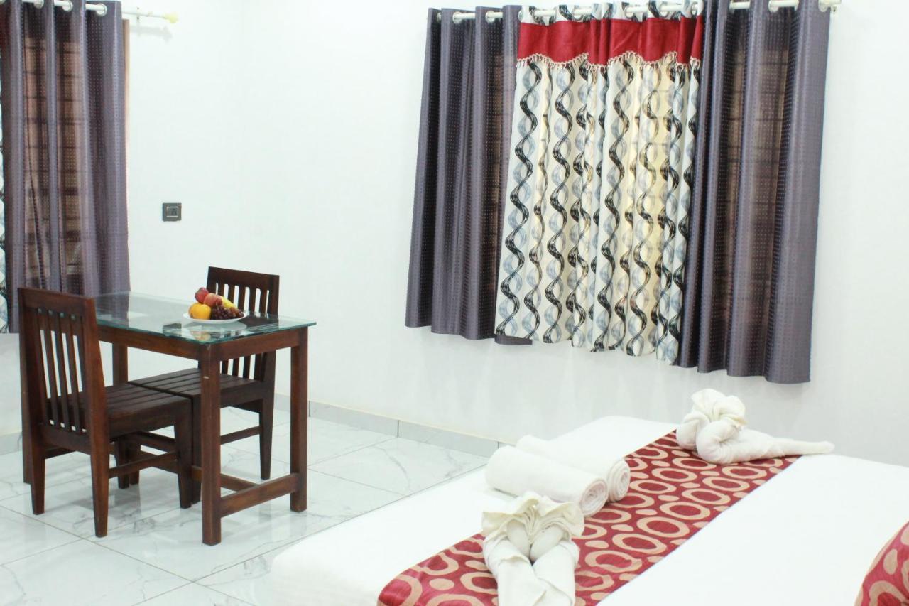 The Mountcourt Hotel Munnar Buitenkant foto