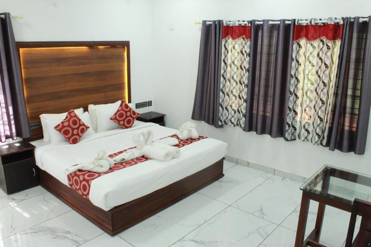 The Mountcourt Hotel Munnar Buitenkant foto