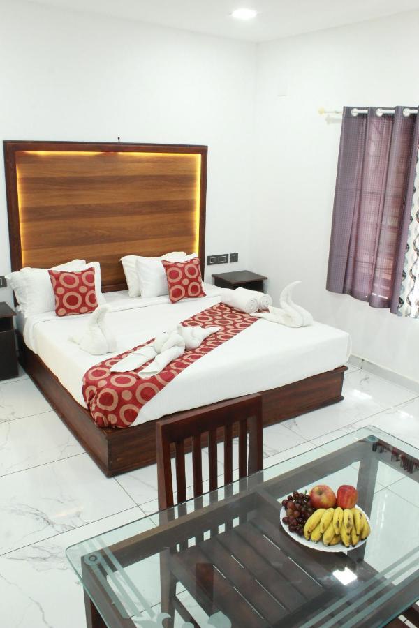 The Mountcourt Hotel Munnar Buitenkant foto