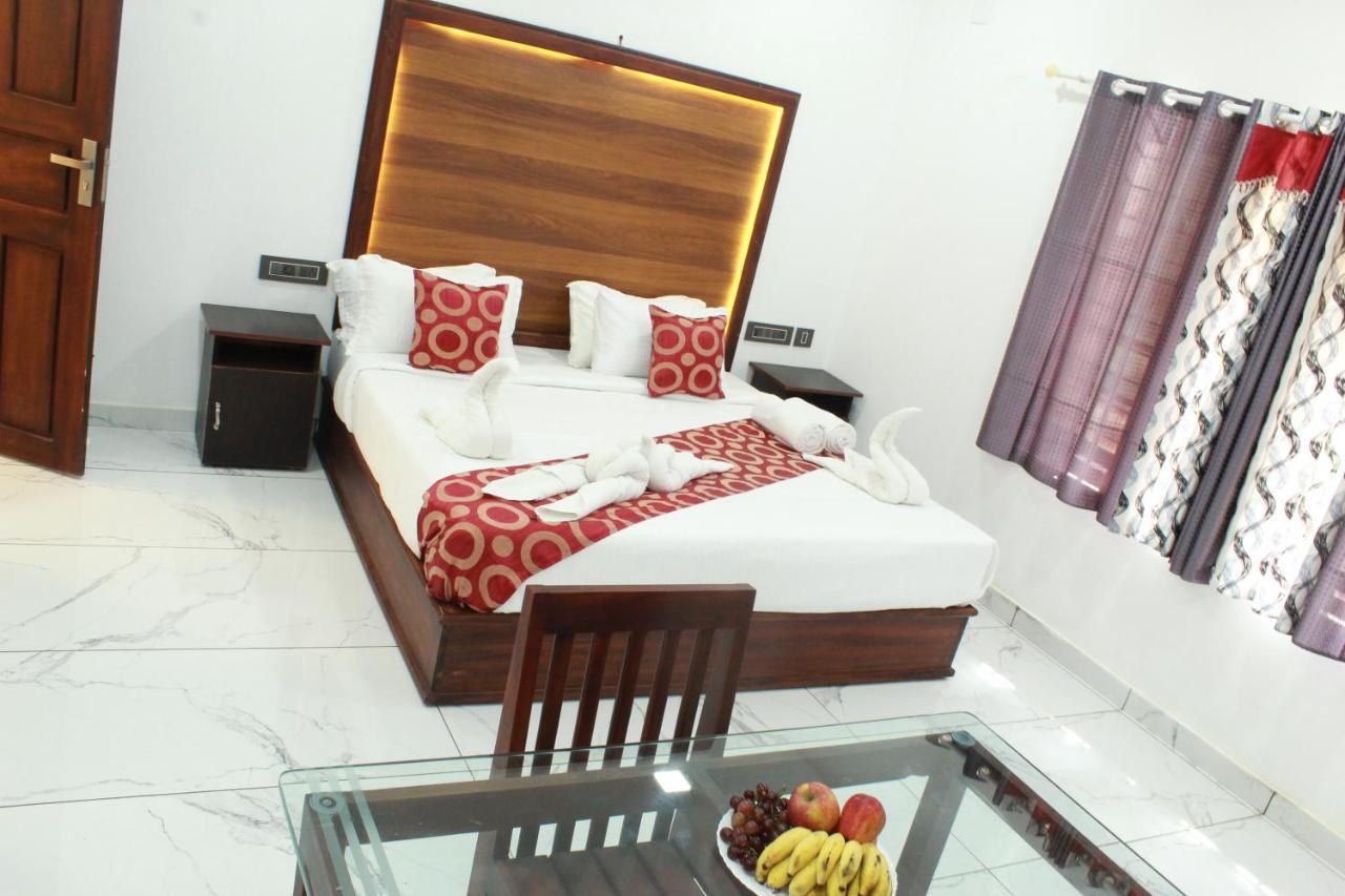 The Mountcourt Hotel Munnar Buitenkant foto