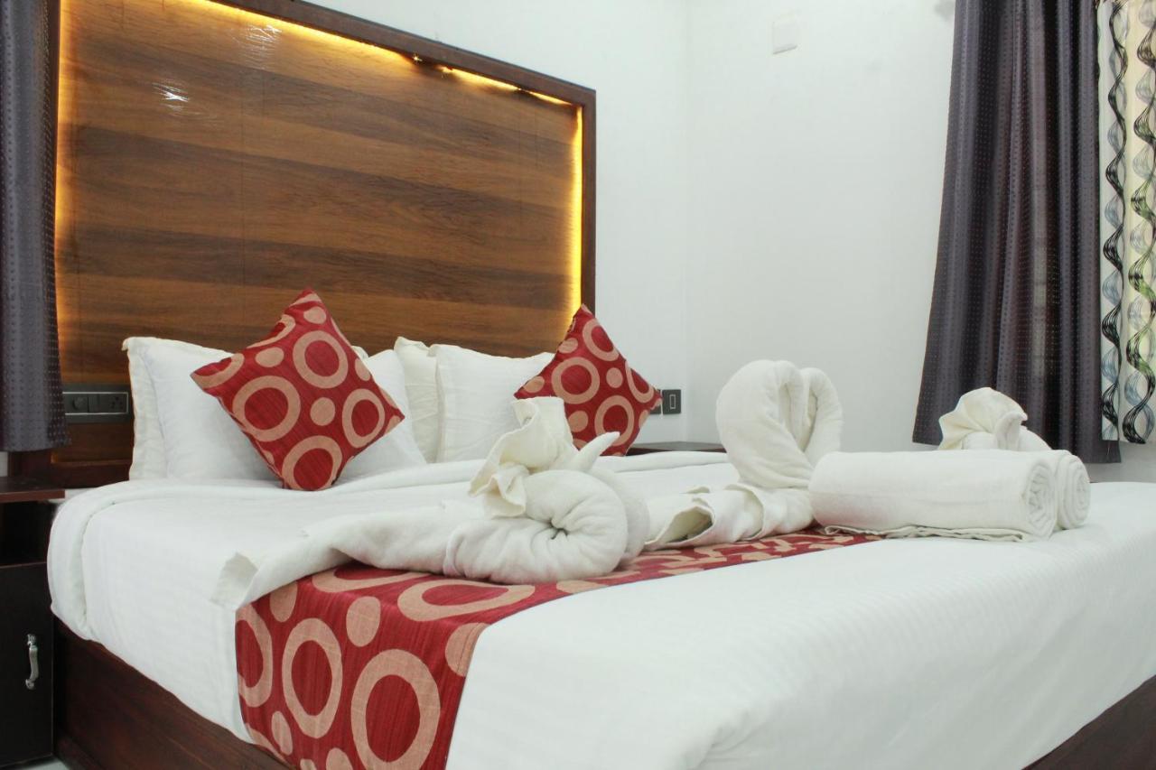 The Mountcourt Hotel Munnar Buitenkant foto