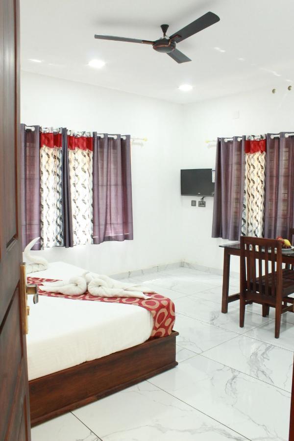 The Mountcourt Hotel Munnar Buitenkant foto