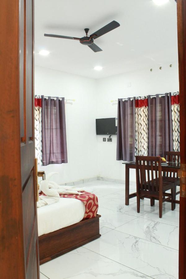 The Mountcourt Hotel Munnar Buitenkant foto