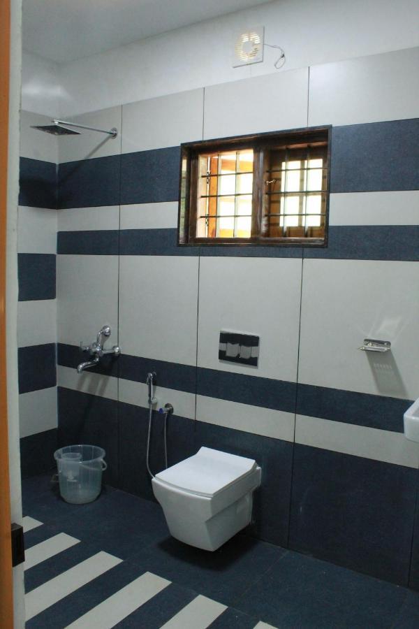 The Mountcourt Hotel Munnar Buitenkant foto