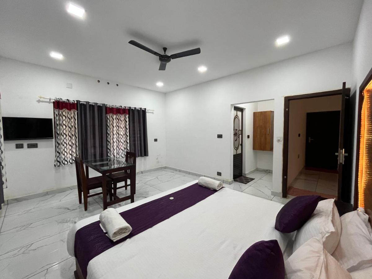 The Mountcourt Hotel Munnar Buitenkant foto