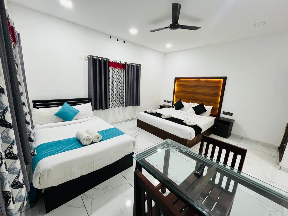 The Mountcourt Hotel Munnar Buitenkant foto